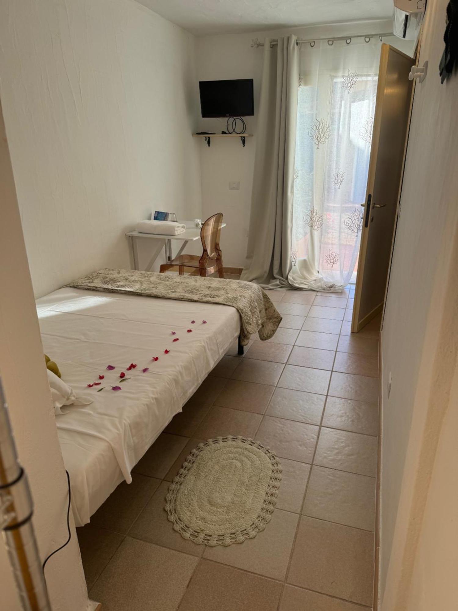 B&B Oltremare Cannigione Luaran gambar