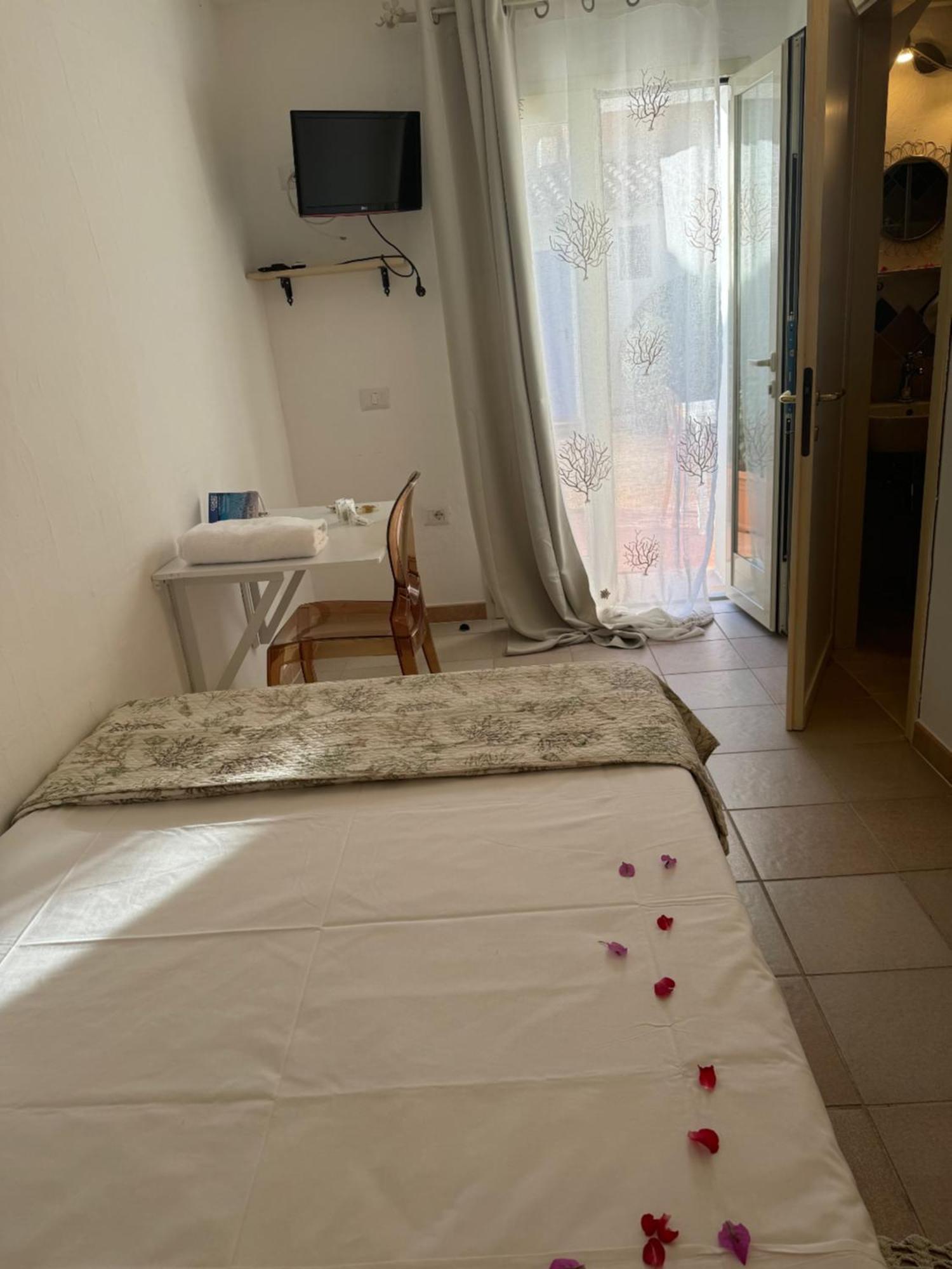 B&B Oltremare Cannigione Luaran gambar